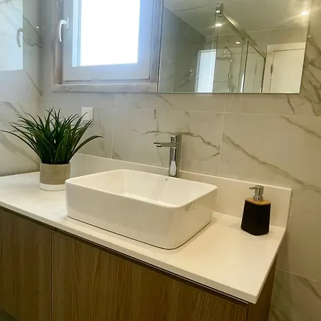 Oceanview Apartment *