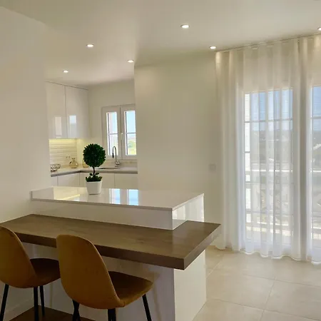 Oceanview Apartment *